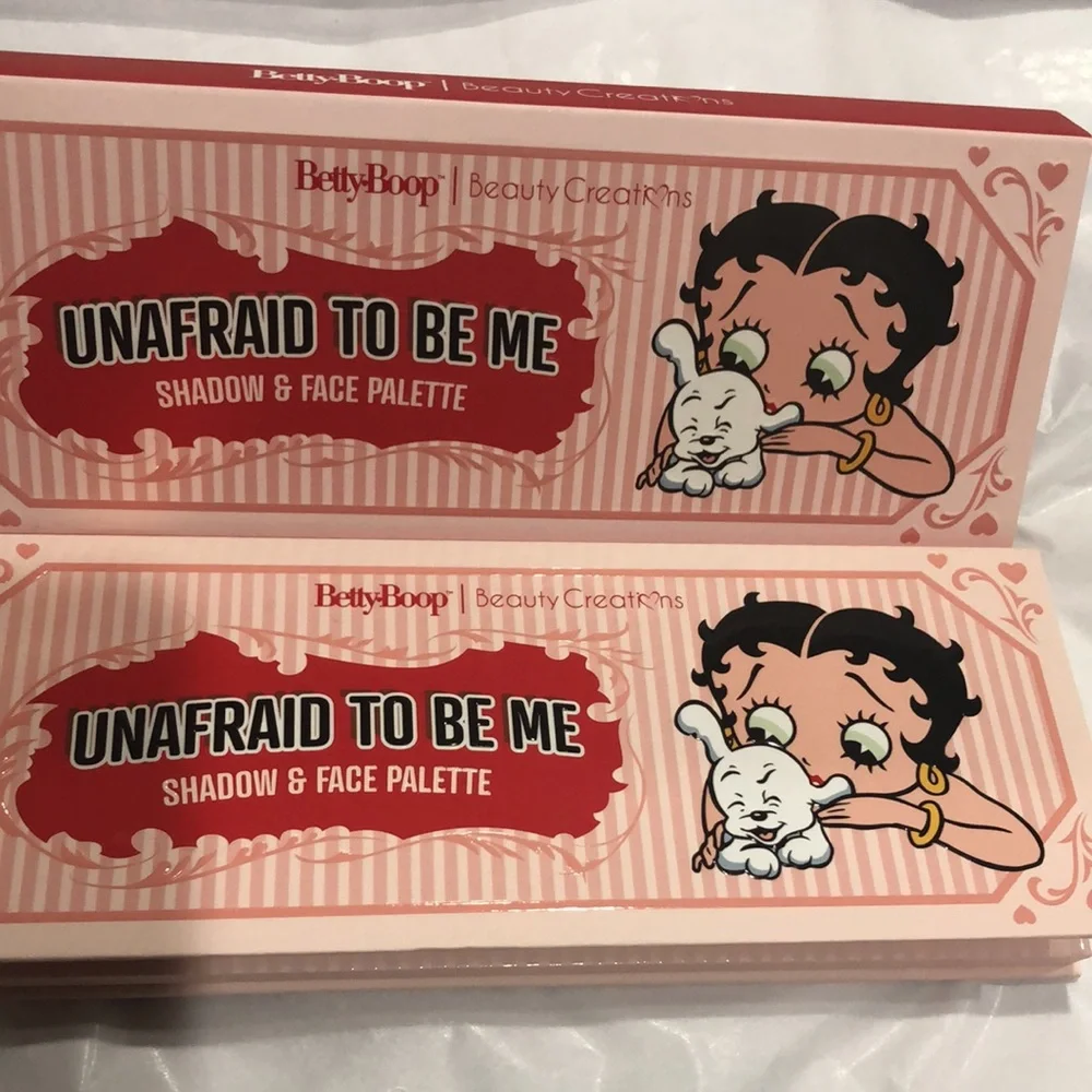 Betty Boop unafraid to‎ be me 10 shases eyeshadow and face mirrored palette new